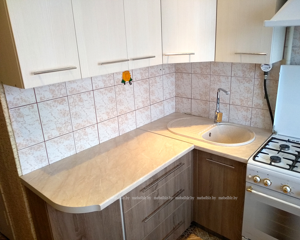 Маленькая угловая кухня Сапер мебель