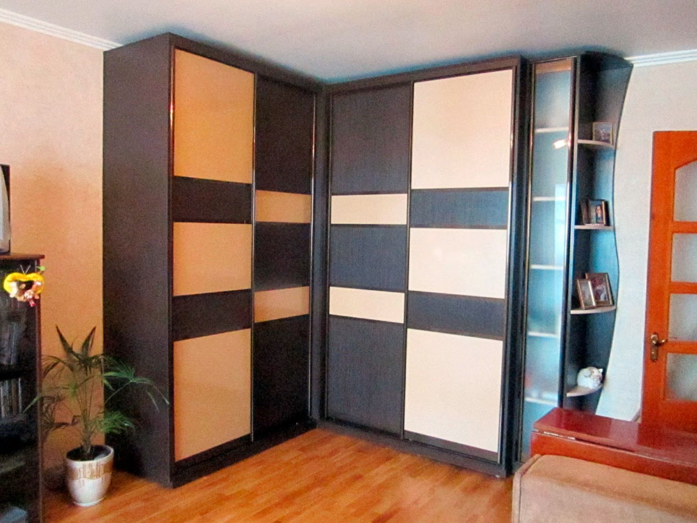 Угловой шкаф купе под заказ